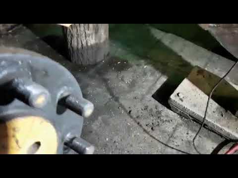 Видео: Ремонт заднего моста Cat 428. Начало