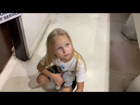 Видео: ВЛОГ Улетаем в ДУБАЙ !! Самый красивый аэропорт МИРА!!