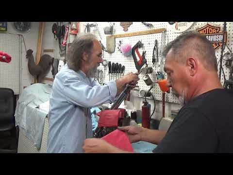 Видео: Часть 2. Установка новых уплотнителей и сборка вилки Harley