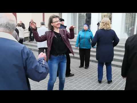 Видео: 2021год..."Цыганка"... Евгений Григорьев... звучит на танцполе в Гомельском парке...