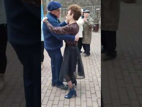 Видео: Танцы в Москве. Парк "Сокольники".