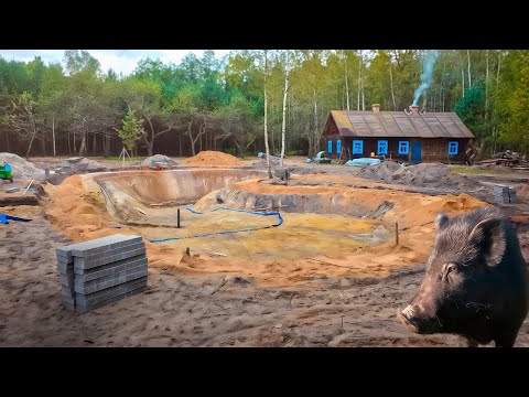 Видео: Наша лесная жизнь. Возведение водоёма , сокращение птицы. За грибами с нами пошёл весь скотный двор.