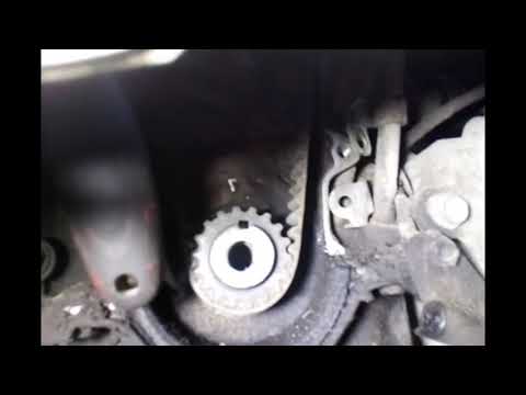 Видео: Mazda Familia. Замена ГРМ