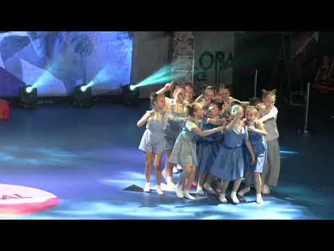 Видео: Театр танца Пёстрый мир. На экскурсии.