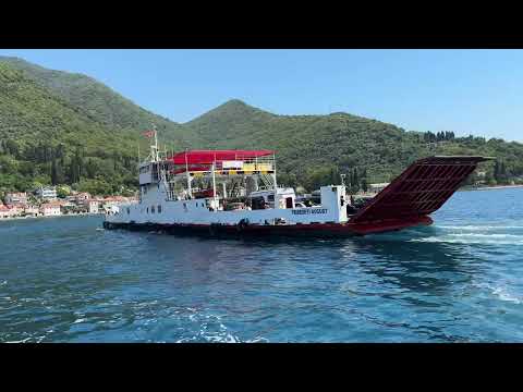 Видео: 3 минуты моря: Паромы и лодки в Боке