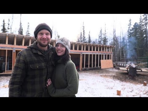 Видео: Старый амбар возвращается к жизни | Восстановление для наших вьючных лошадей в отдалённой Аляске