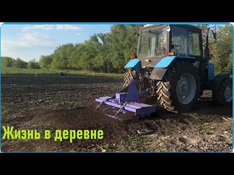 Видео: Собрал адскую машину, первый раз работаю фрезой на МТЗ 892, жизнь в Курской деревне