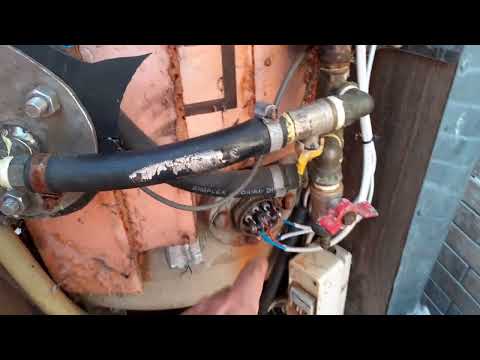 Видео: Самодельный солнечный коллектор .. НА ПЯТЫЙ ГОД РАБОТЫ !!!!!!