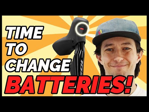 Видео: Замена батареек в электронных переключателях Shimano 105 Di2 на 12 скоростей