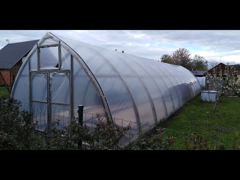 Видео: Арочная теплица после трех лет.    Arched greenhouse after three years.