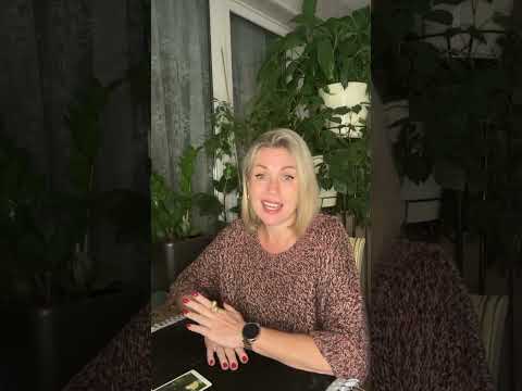 Видео: 💕 СРАВНИВАЕТ  ЛИ  ОН  ВАС  С  КЕМ-ТО ?💕