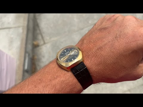 Видео: Барахолка в Италии.Швейцарские часы. Бинокль Carl Zeiss