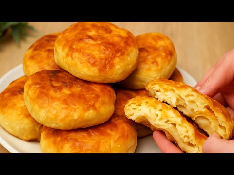 Видео: Сырные пироги в духовке – воздушные, нежные и ароматные!