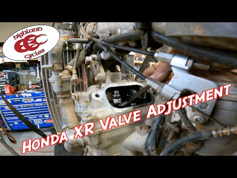 Видео: Регулировка клапанов XR650R