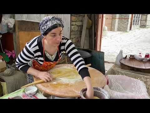 Видео: Лагич. Ниса ханум готовит лепешку фясяли