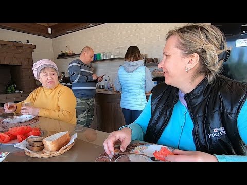 Видео: Приехала Мама в гости/Разобралась в сарае/Вкусные дранники