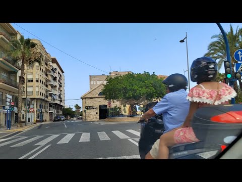 Видео: ПОГНАЛИ наши ГОРОДСКИХ 😁 СМОТРИМ, что творится в городе САНТА-ПОЛА Испания