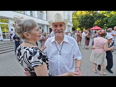 Видео: 6.07.24г..."НЕЖНЫЕ СЛОВА"... Владимир Хозяенко... звучит на танцполе в Гомеле...