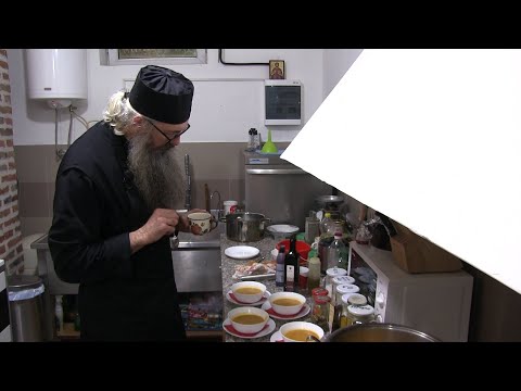 Видео: ,,Из манастирске кухиње'' - Потаж од бундеве и ,,Стефанко'' на води