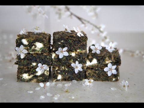 Видео: БЪРКАНА БАНИЦА С КОПРИВА  БРАШНО ОТ ЛИМЕЦ - NETTLE STIRRED PIE "BANITSA" EINKORN FLOUR
