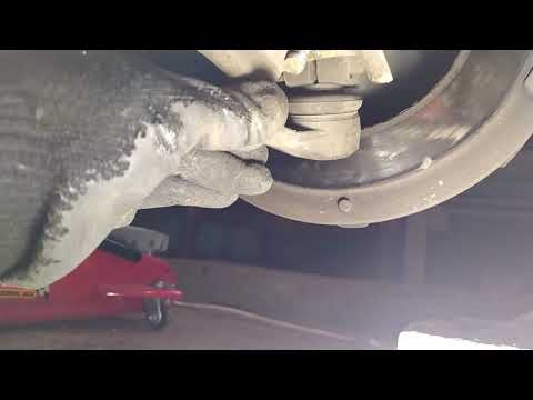 Видео: Таврия Пикап" Замена сальника полуоси"