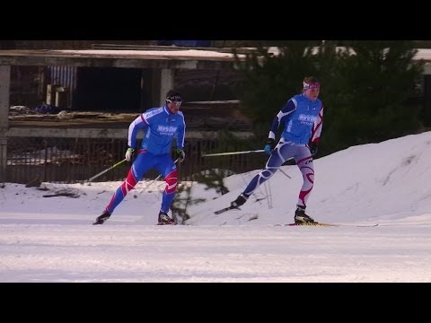 Видео: Беговые лыжи. Одновременный одношажный коньковый ход.