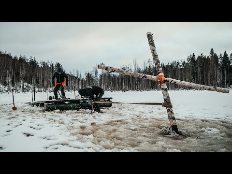 Видео: Эвакуация вмёрзшего понтона на Хуторе.