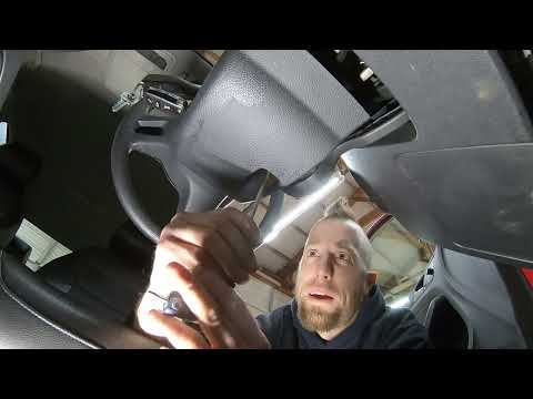 Видео: Ключ застрял! Замена замка зажигания VW Jetta