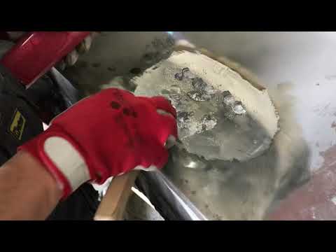 Видео: Работа с кузовным Оловом. Фольксваген Жук