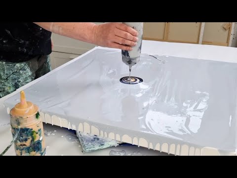 Видео: Невероятная серо-серебристая основа🤍 — монохромная заливка / флюид-арт / голландский цвет