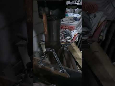 Видео: Гидравлический пресс 40 тонн. Листогиб на его базе.