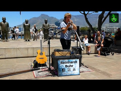 Видео: Уличный музыкант сносит крышу!!! 🤩👍👍 Это обязательно нужно услышать!!!