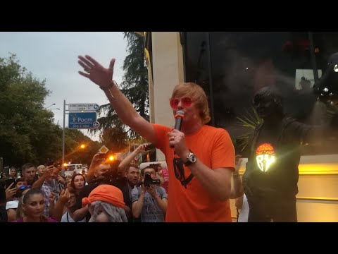 Видео: Группа Иванушки International открыла скульптуру "Счастливчик" в Сочи – VO Time