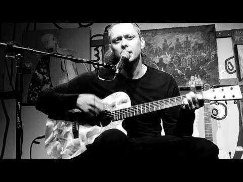 Видео: Михаил Елизаров. «Пiздно»