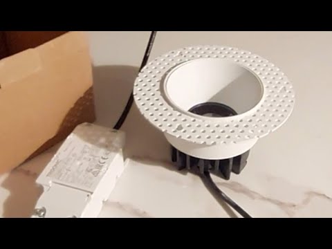 Видео: установка встраиваемых спотов под шпаклевку.