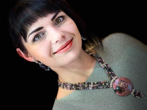 Видео: ЮВЕЛИРНЫЕ КАМНИ ТАЛИСМАНЫ 2019. ЧТО ГОД ГРЯДУЩИЙ НАМ ГОТОВИТ? ГОД ЖЕЛТОЙ ЗЕМЛЯНОЙ СВИНЬИ