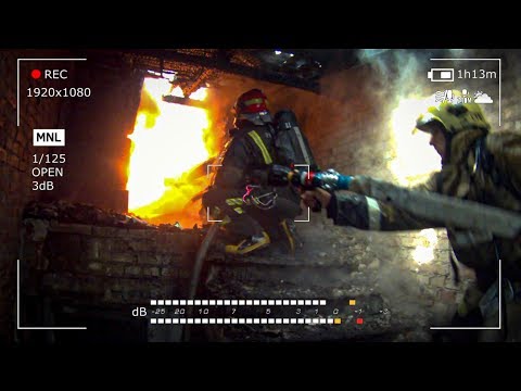 Видео: Глазами пожарных #36: Пожар на чердаке. Заброшенный дом.