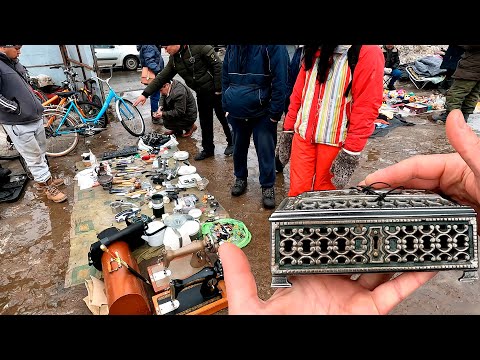 Видео: Поход на барахолку Санкт-Петербурга. Ассортимент резко просел - народ перестал выкидывать вещи