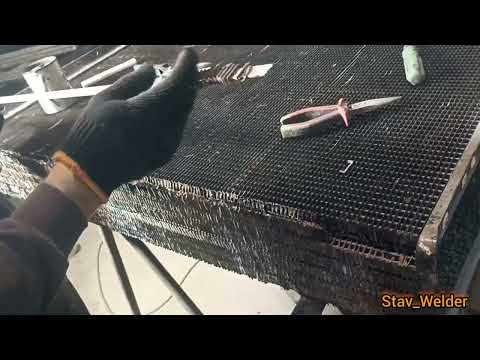 Видео: Ремонт радиатора. Частичная замена сот.