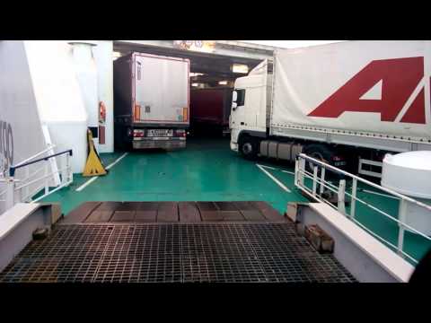 Видео: Польша-Скандинавия. Заезд на паром Unity Line на второй этаж