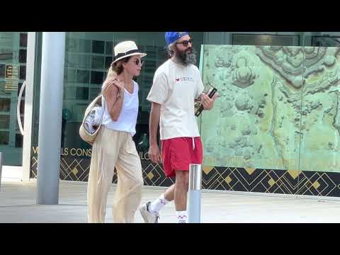 Видео: Стильные Итальянки, как одеваются в Италии