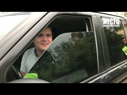 Видео: Буйный Илья Фарафонов напал на журналиста после задержания, ул  Ленина  Место происшествия 10 02 202