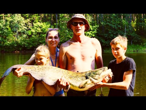 Видео: ОТЛИЧНАЯ РЫБАЛКА! Живем 10 дней в лесу! СОМ НА 20КГ! Рыбалка на спиннинг! Отдых с палатками  Часть 5