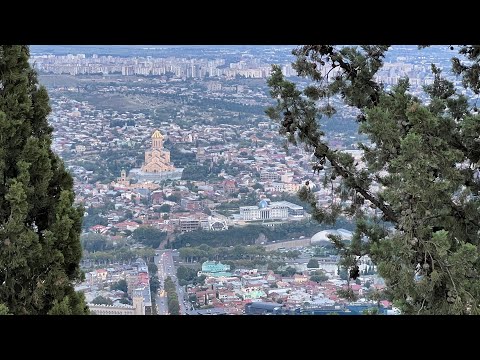 Видео: Тбилиси. Вечерний маршрут. С Авлабарской площади по набережной в Сабуртало.