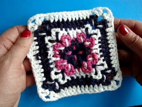 Видео: Вязание крючком - Урок250 Квадратный мотив Crochet granny square