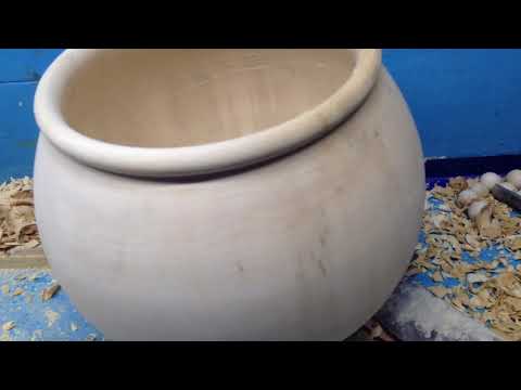 Видео: Выточил горшок часть вторая