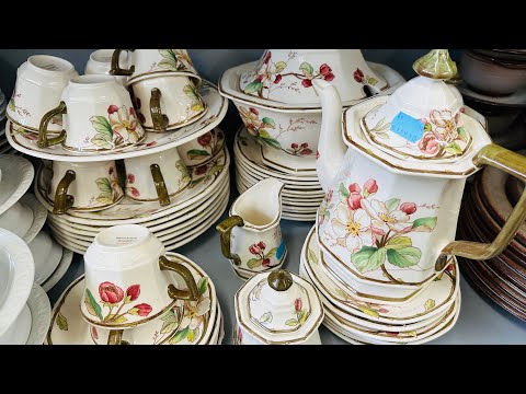 Видео: ЗАГЛЯНУЛА ЗА УГОЛ И ОБОМЛЕЛА! КАКИЕ СОКРОВИЩА ТАМ ПРЯТАЛИСЬ?