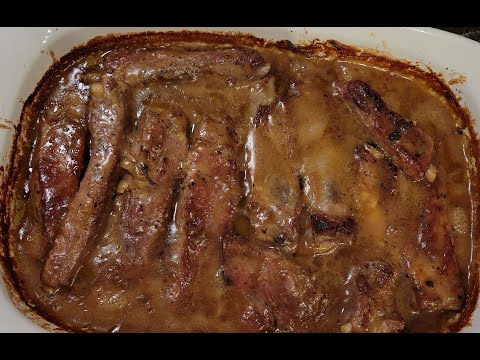 Видео: Тушеные свиные ребрышки с луковой подливкой