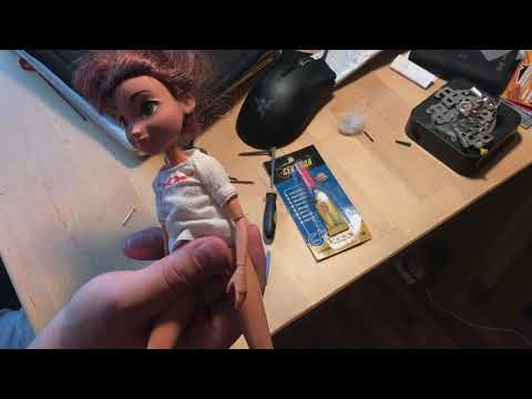 Видео: Починка сломанного коленного сустава куклы