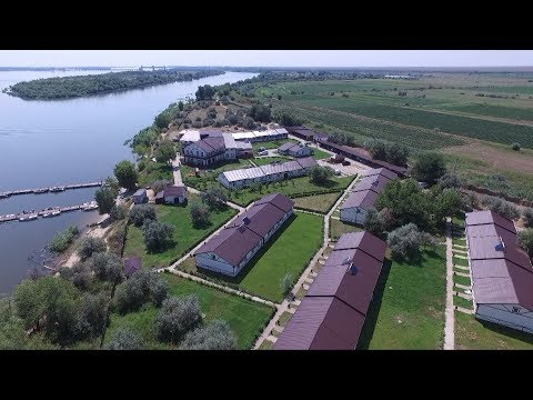 Видео: Рыболовный клуб Альпийская деревня.